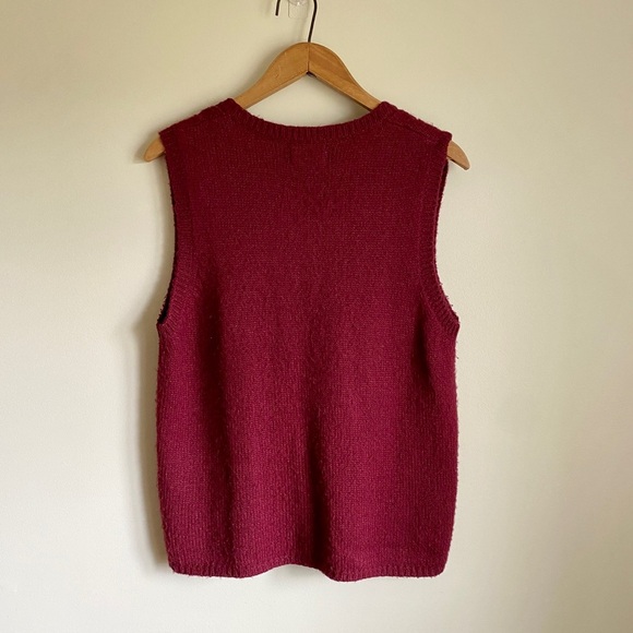 Vintage Carroll Reed | Red Knit Vest w/ Blue Floral Embroidery - Picture 4 of 4